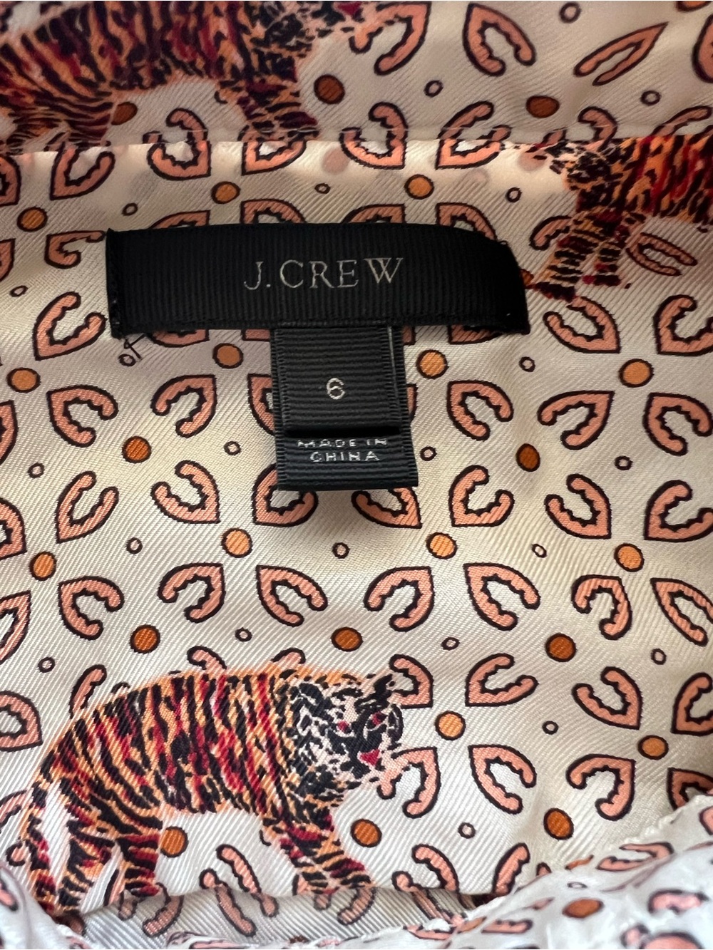 J.Crew 100% Silk Tiger Print Button Up Blouse Size 6 - Picture 7 of 15
